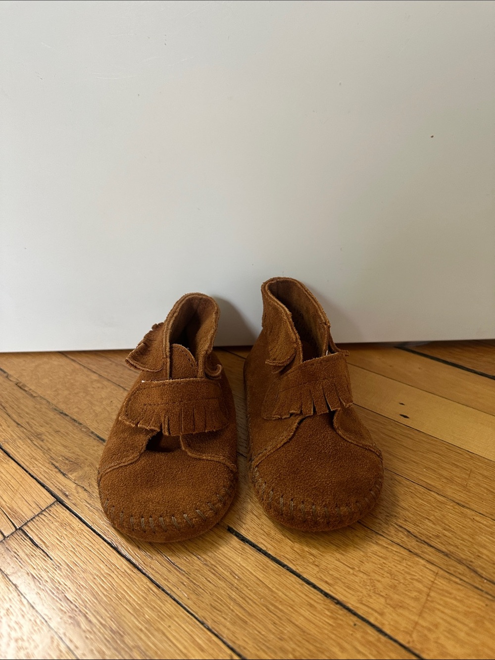 Kids Brown Suede Fringe Minnetonka Moccasins - Picture 2 of 5